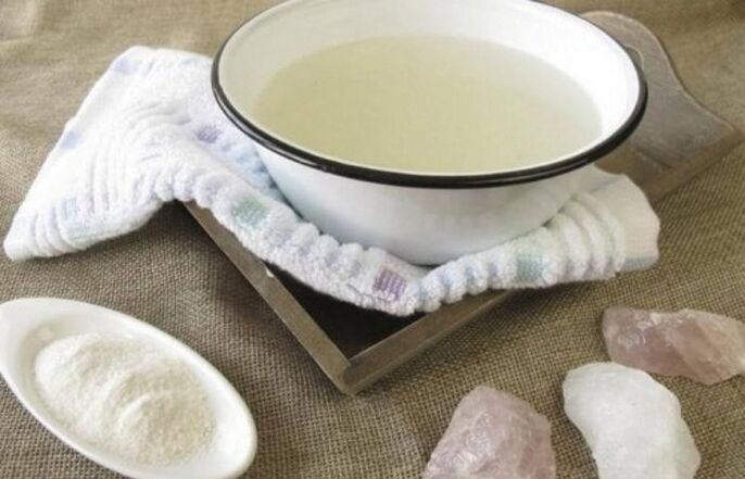 Diluito con cuscinetti d'acqua calda da avvolgere